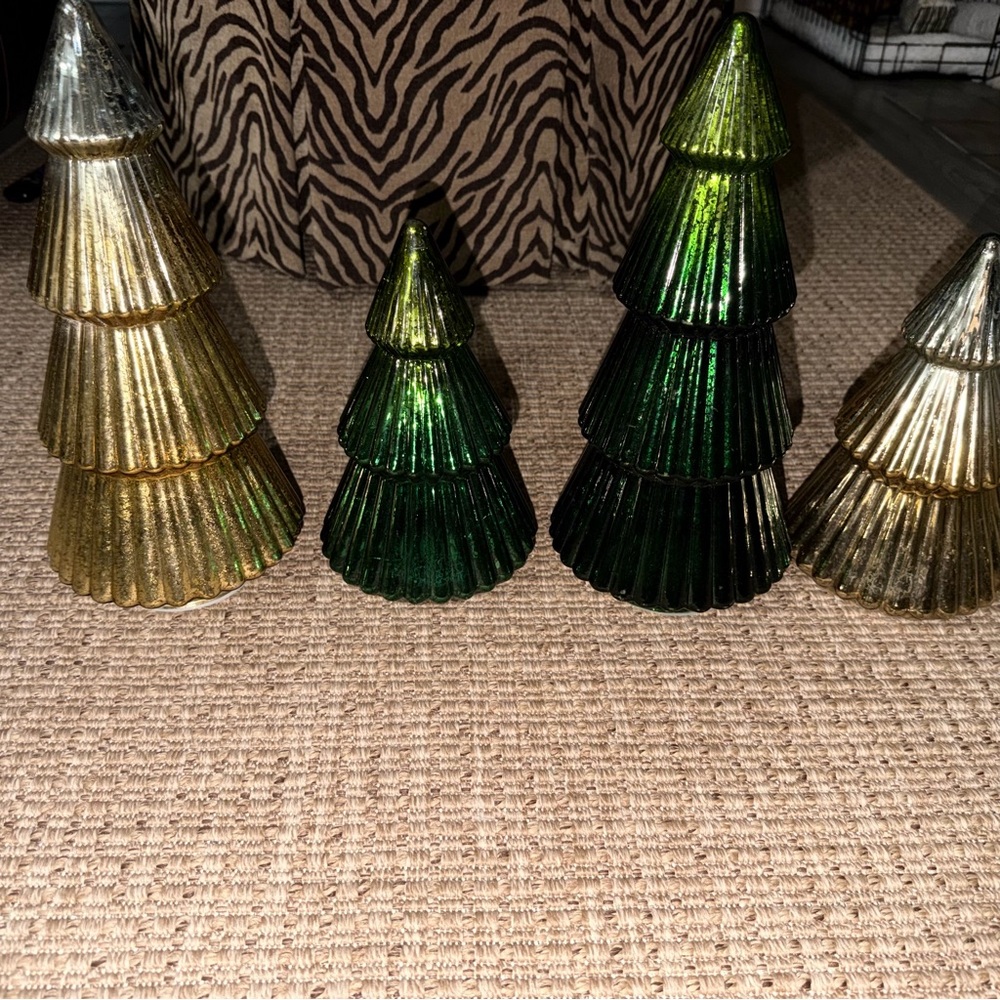 Elegant Green and Gold Holiday Tree Set